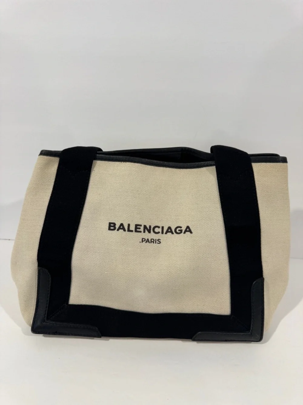 Valencia’s Medium Cabas Tote bag - Picture 3 of 9